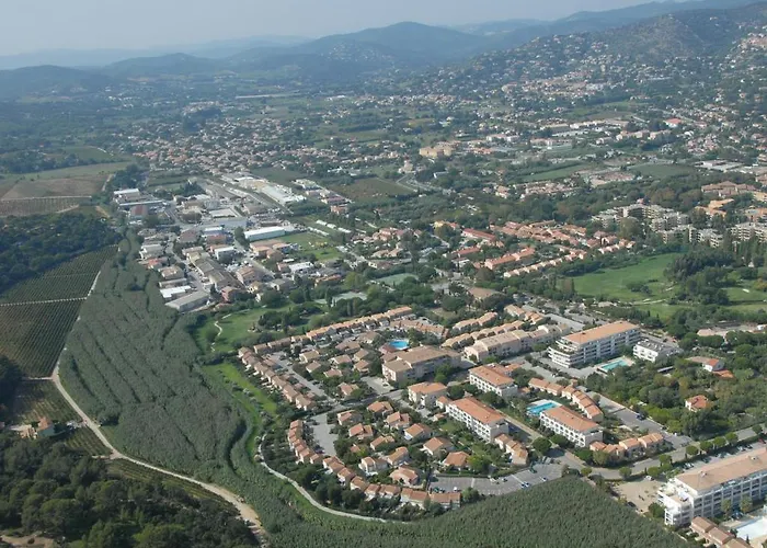 Lagrange Le Domaine D'azur Et Tahiti Park Aparthotel Le Lavandou